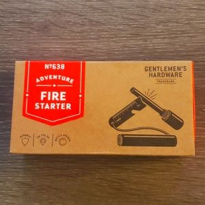 Magnesium fire starter with handle